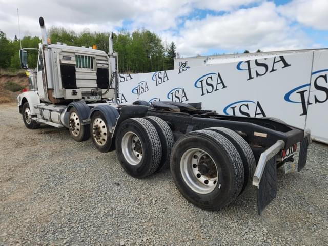 Image of Western Star 4900 SF equipment image 2