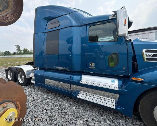 Image of Western Star 5700 equipment image 4