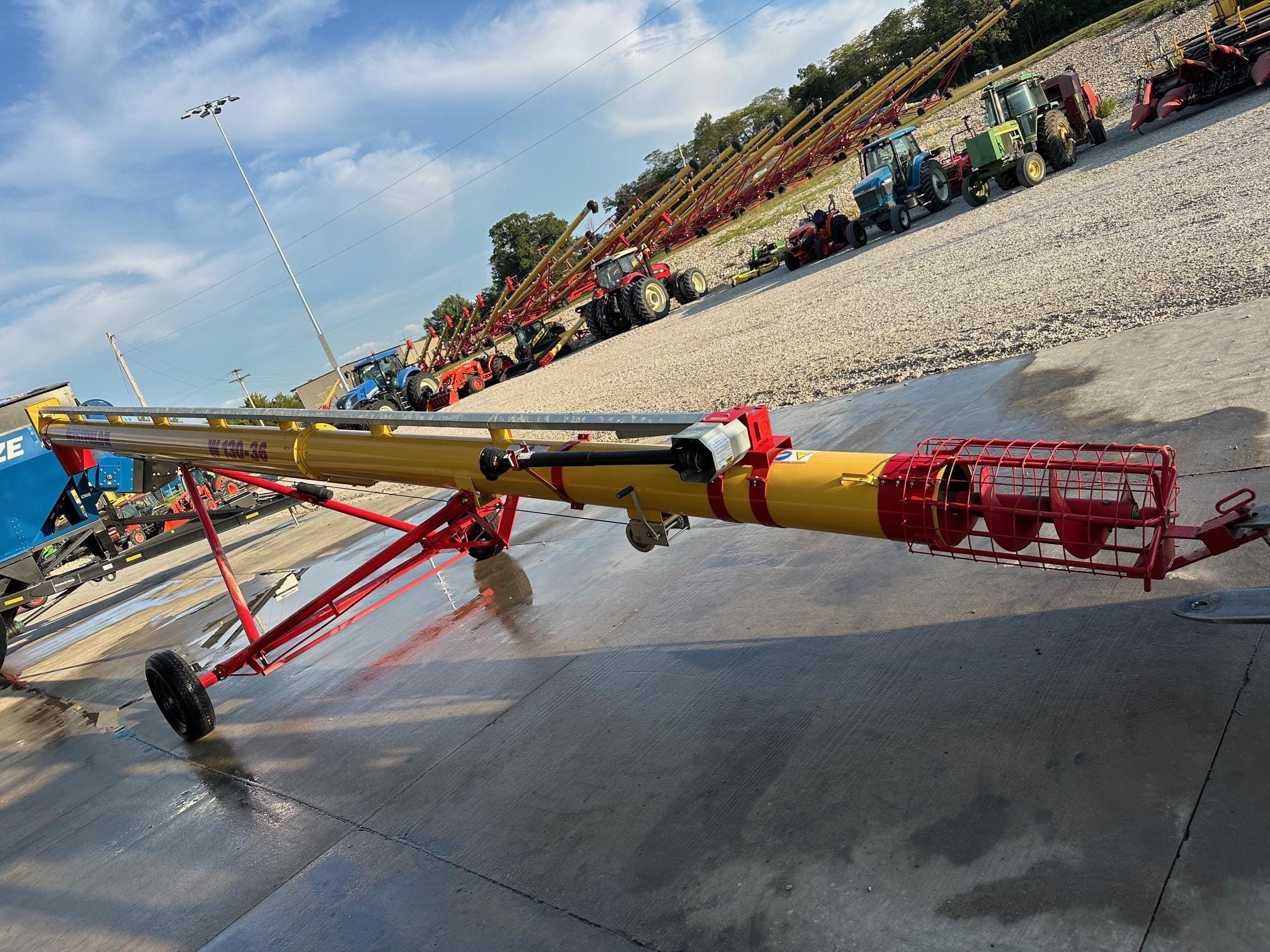 2019 Westfield W130-36 Equipment Image0