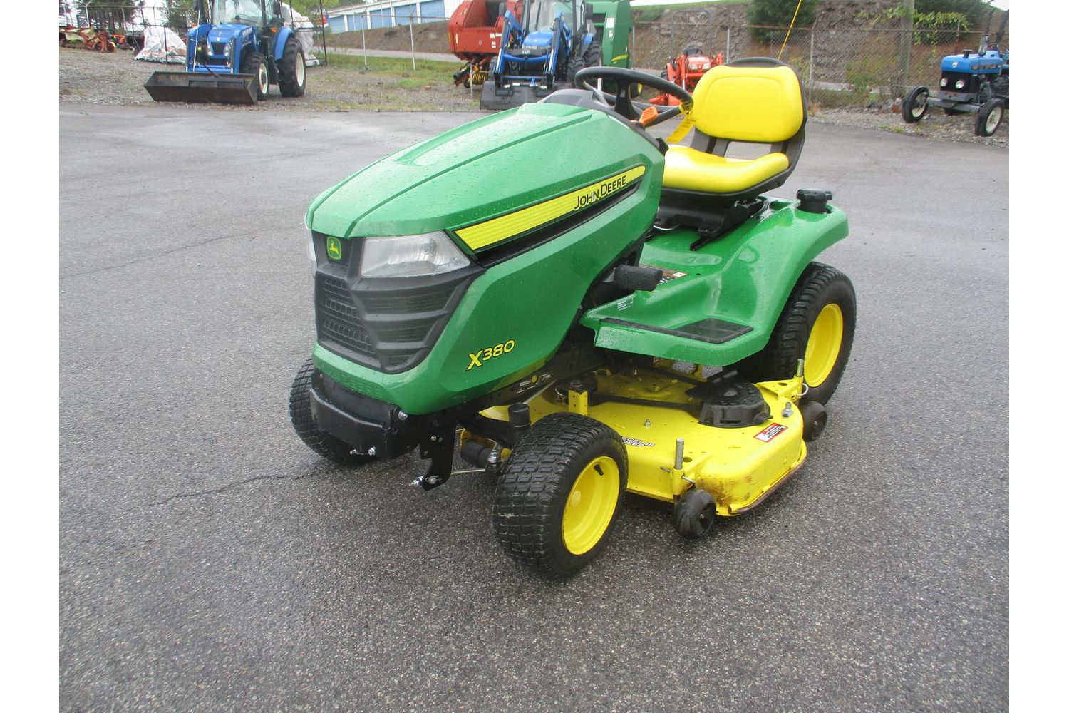 2019 John Deere X380 Equipment Image0