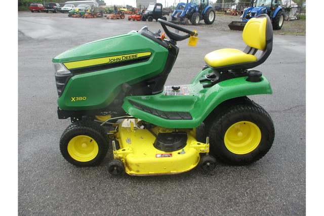 Image of John Deere X380 equipment image 1