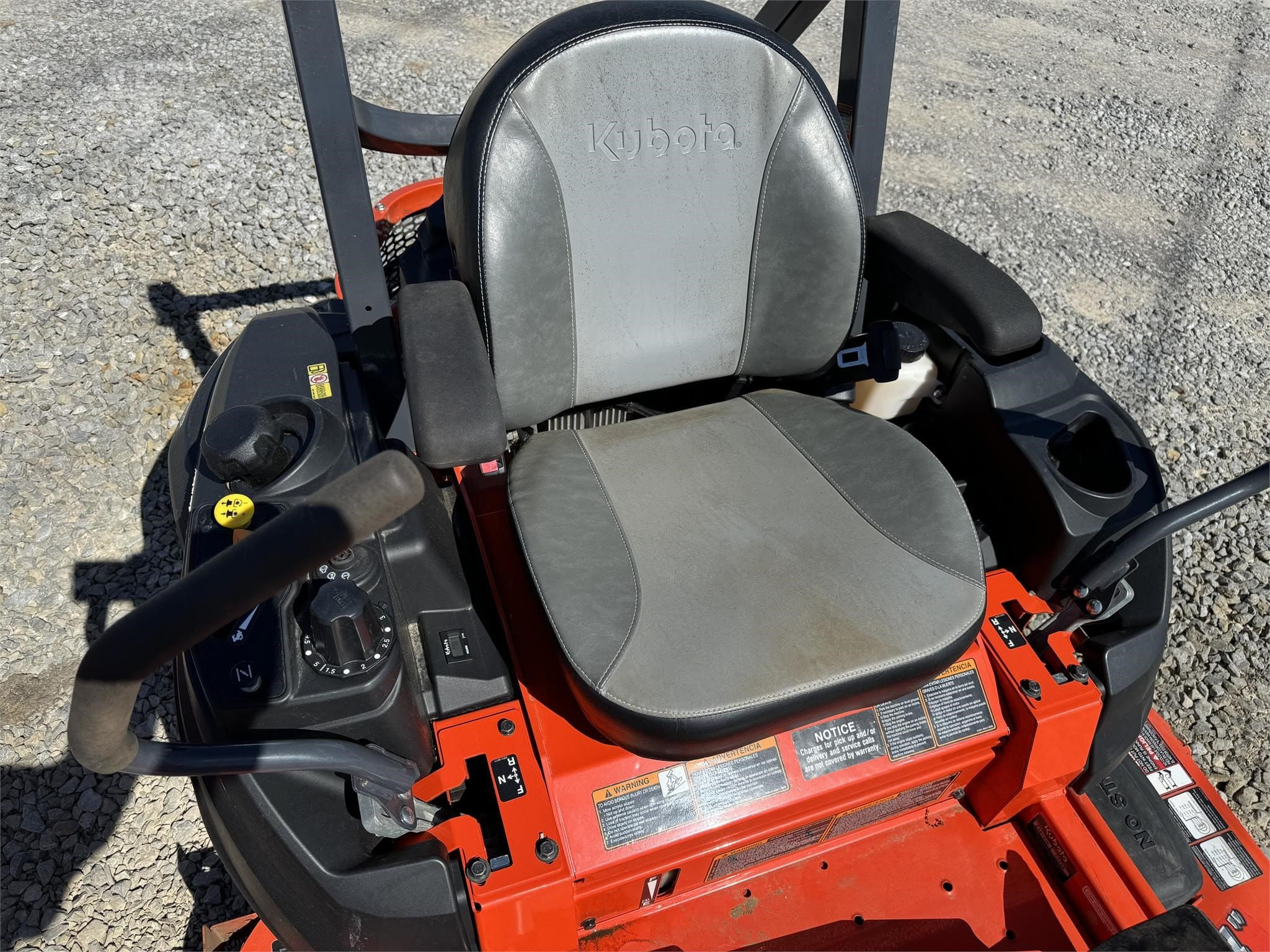 Kubota Z421KW-54 Equipment Image0