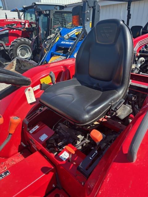 Image of Massey Ferguson 1740E equipment image 4