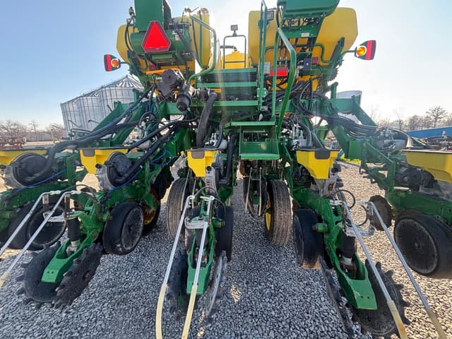 Image of John Deere 1795 equipment image 4