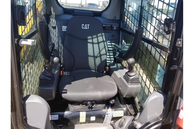 Image of Caterpillar 259D3 equipment image 3