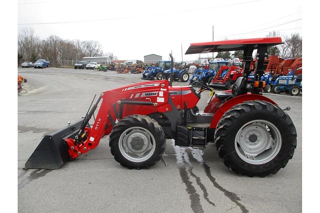 Image of Massey Ferguson 2606H equipment image 2