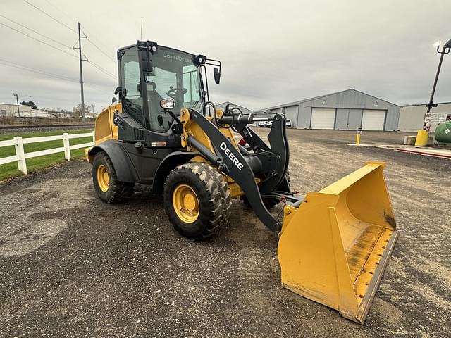 Image of John Deere 324L equipment image 3