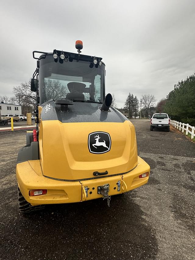 Image of John Deere 324L equipment image 1