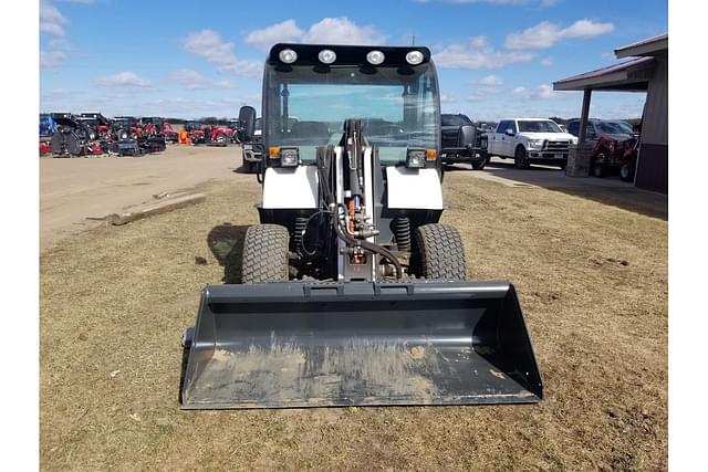 Image of Bobcat Toolcat 5610 equipment image 1