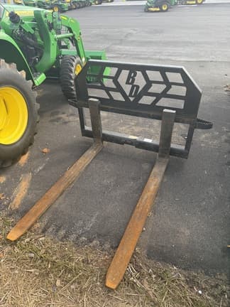 Image of Blue Diamond Pallet Forks equipment image 1