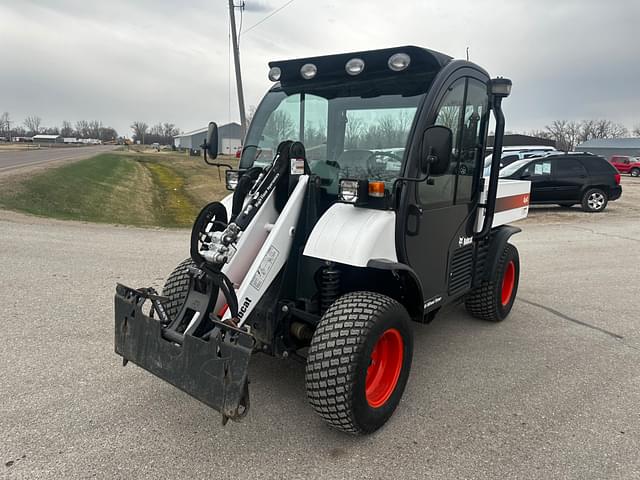Image of Bobcat Toolcat 5600 equipment image 3