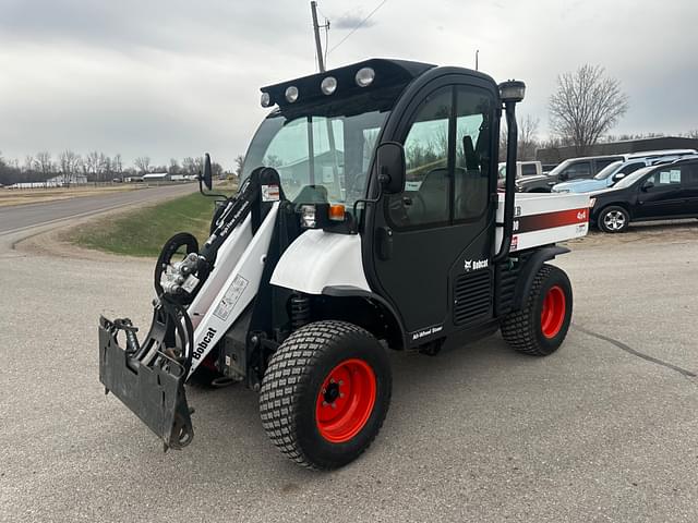 Image of Bobcat Toolcat 5600 equipment image 1