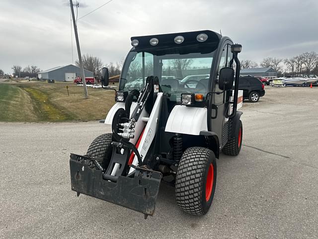 Image of Bobcat Toolcat 5600 equipment image 2
