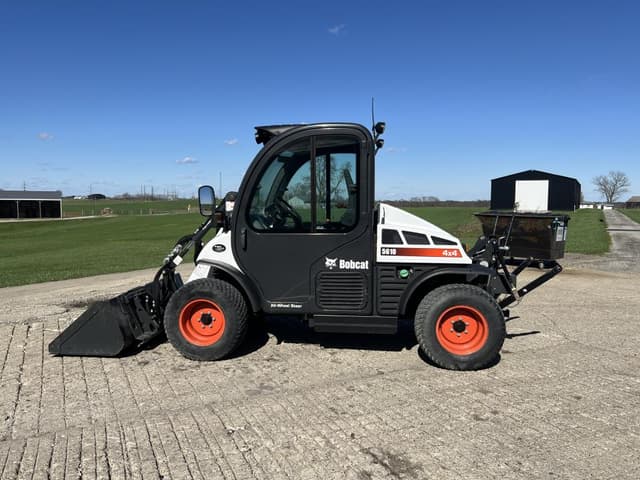 Image of Bobcat Toolcat 5610 equipment image 1