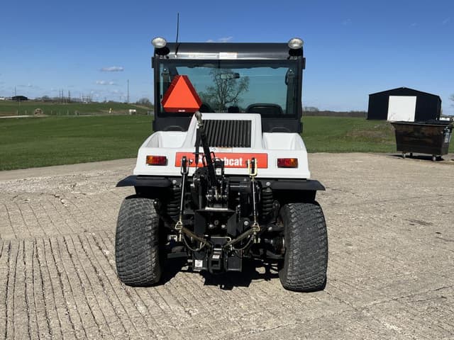Image of Bobcat Toolcat 5610 equipment image 4