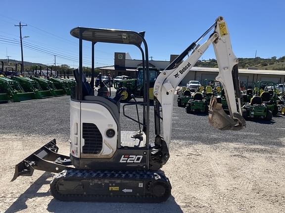 Image of Bobcat E20 equipment image 3