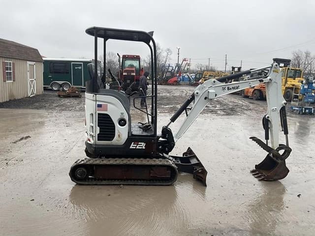 Image of Bobcat E20 equipment image 4