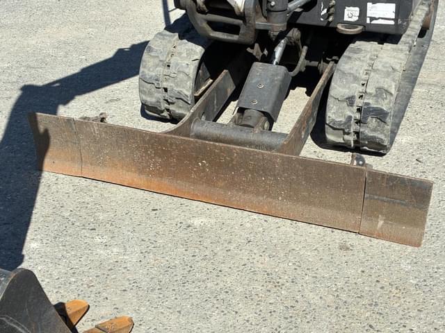 Image of Bobcat E20 equipment image 4