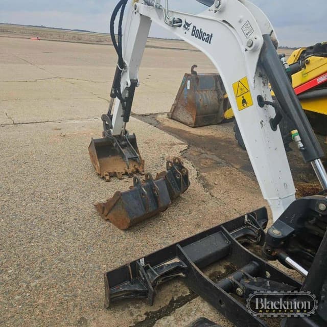 Image of Bobcat E20 equipment image 2