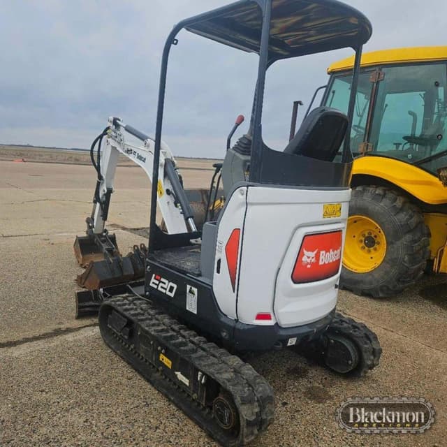 Image of Bobcat E20 equipment image 3