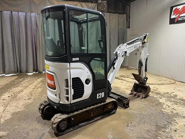Image of Bobcat E20 equipment image 4
