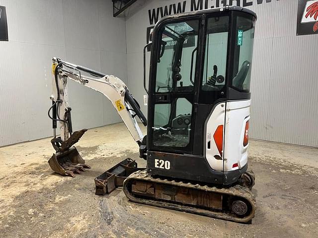 Image of Bobcat E20 equipment image 2