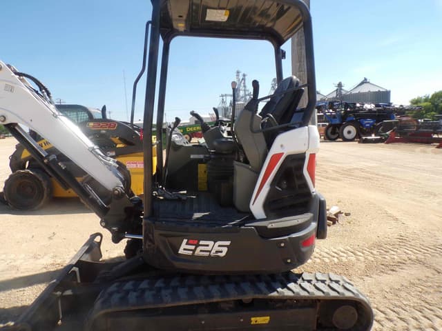 Image of Bobcat E26 equipment image 3