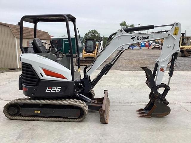 Image of Bobcat E26 equipment image 4