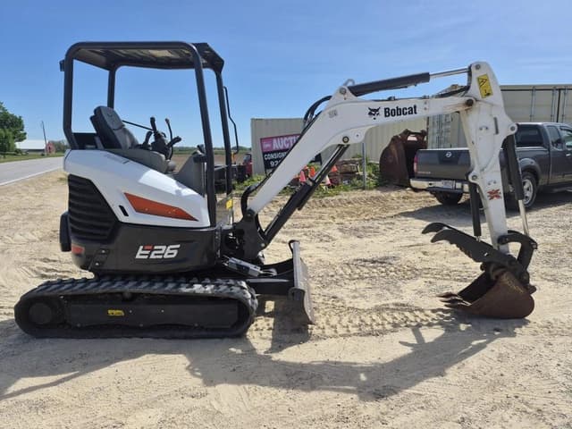 Image of Bobcat E26 equipment image 2