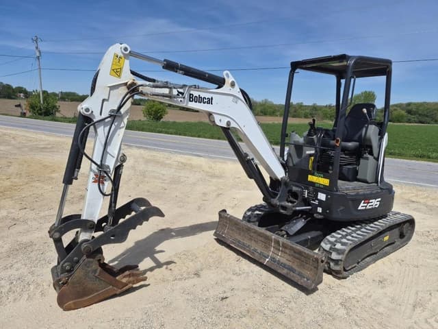 Image of Bobcat E26 equipment image 4