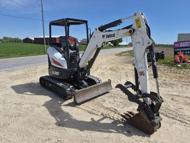 Image of Bobcat E26 equipment image 3