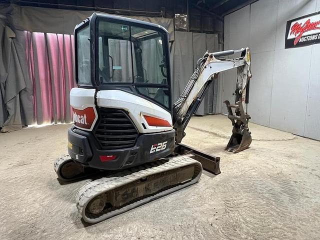 Image of Bobcat E26 equipment image 4