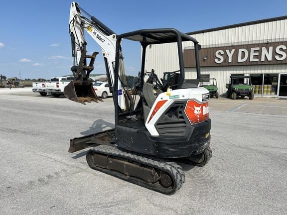 Image of Bobcat E32 equipment image 2