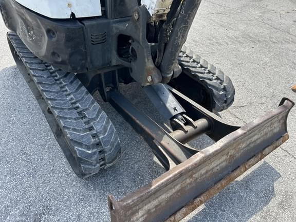 Image of Bobcat E32 equipment image 4