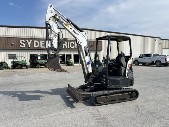 Main image Bobcat E32