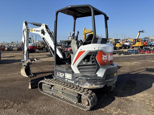 Image of Bobcat E32i equipment image 3