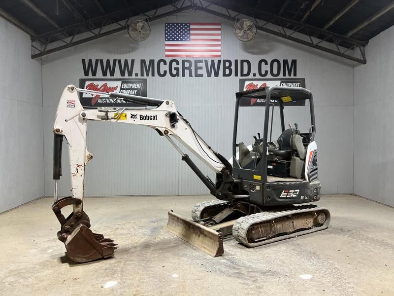 2020 Bobcat E32 Equipment Image0
