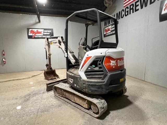 Image of Bobcat E32 equipment image 2
