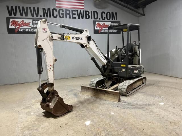 Image of Bobcat E32 equipment image 1