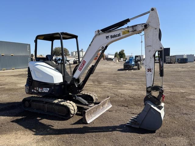 Image of Bobcat E32i equipment image 1