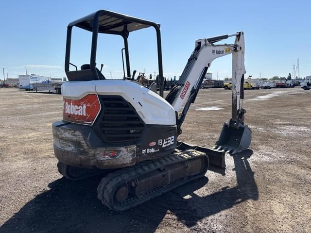 Image of Bobcat E32i equipment image 2
