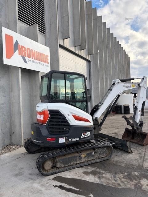 Image of Bobcat E35 equipment image 3