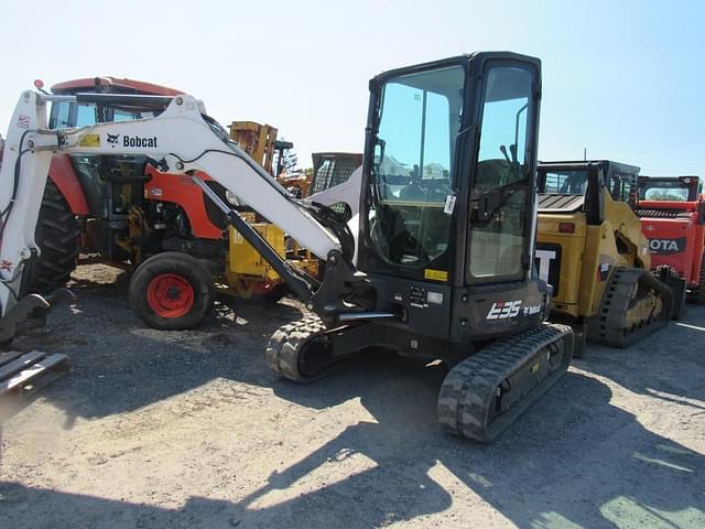 Image of Bobcat E35 equipment image 1