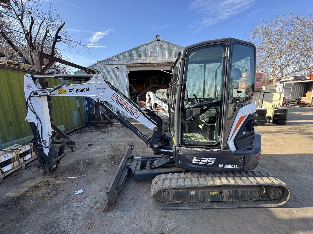 Image of Bobcat E35 Primary image