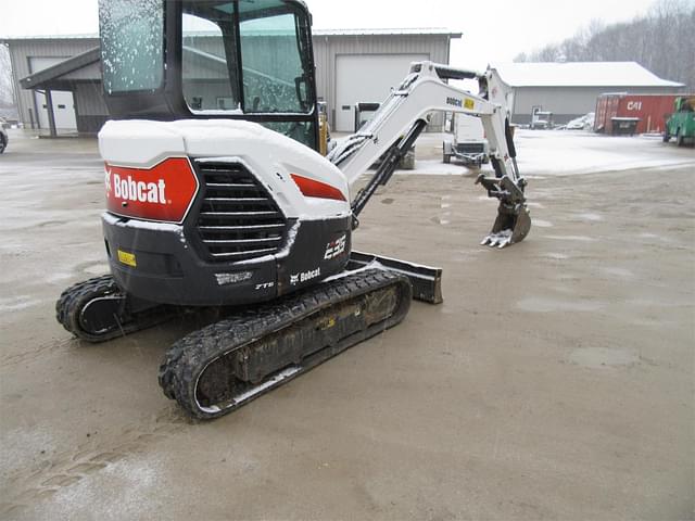 Image of Bobcat E35 equipment image 2