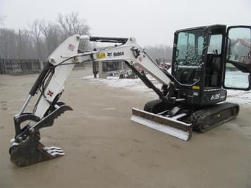 Main image Bobcat E35