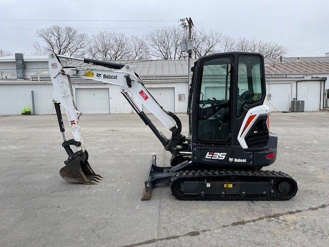 Image of Bobcat E35 equipment image 1