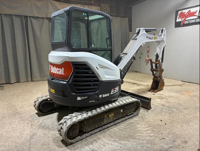 Image of Bobcat E35 equipment image 4