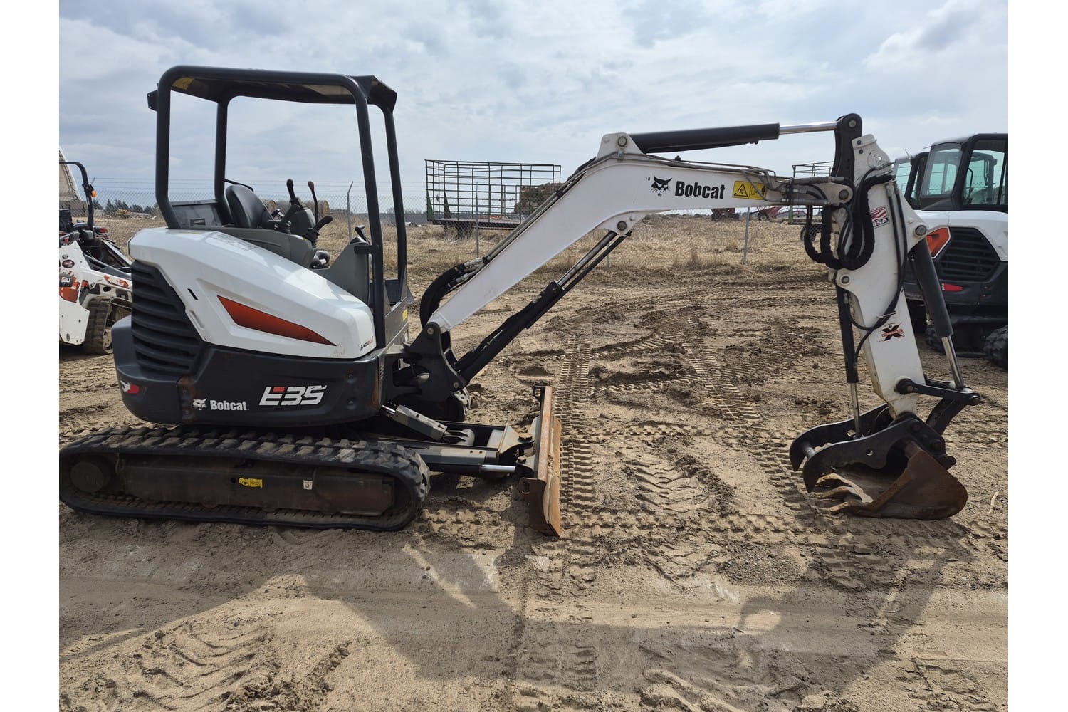 2020 Bobcat E35 Equipment Image0