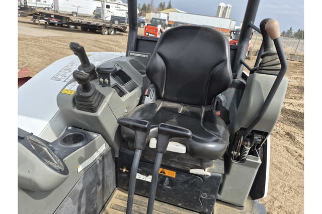 Image of Bobcat E35 equipment image 4